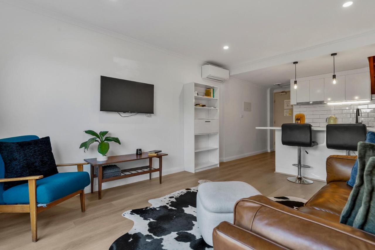 Modern, Central Apartment Footsteps To Salamanca Hobart Exterior photo
